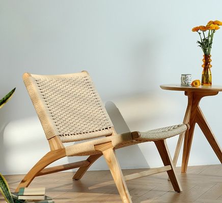 Poltrona di divano singolo in legno massello tessuto a cordone Miscela di stile e funzione per mobili del soggiorno