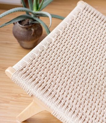 Poltrona di divano singolo in legno massello tessuto a cordone Miscela di stile e funzione per mobili del soggiorno