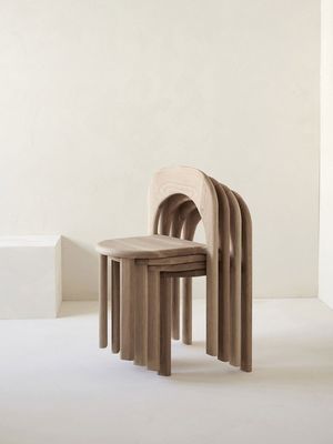 Sala da pranzo in legno robusto ristorante moderno design sedia impilata