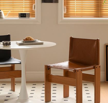 Cattedra da pranzo in legno per il salotto Arredamento per il soggiorno all'interno del pacco postale