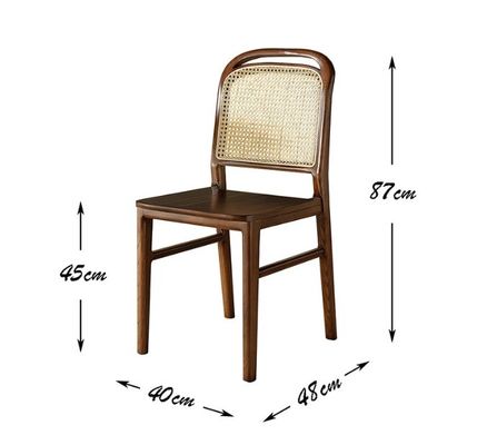 Finitura per mobili da soggiorno Nitrolacquer Sedile da pranzo in legno massello per design ricreativo in rattan