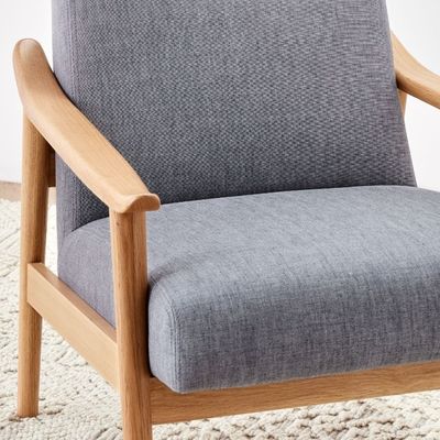 Aggiungi comfort ed eleganza al tuo soggiorno con il divano in legno massello W67*D79*H78 CM
