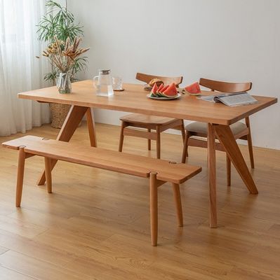 Tavoli e sedie in legno massello per ristoranti Set di tavolo da pranzo in legno rettangolare in design moderno