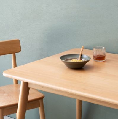 Altri mobili per la posta in legno Tavola da pranzo e sedie in stile nordico moderno con design