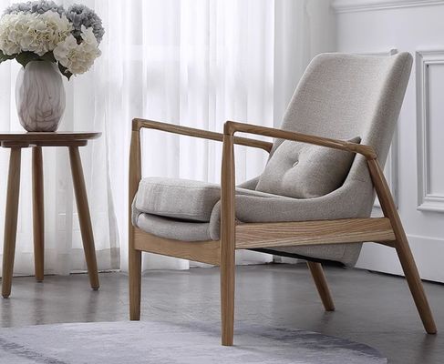 Mobili da soggiorno Sedie in legno resistenti Divano con braccioli e cuscini imbottiti