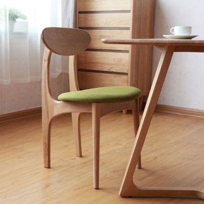 Cornice in legno massello di colore naturale stile nordico PU/tessuto in pelle Sedile da pranzo in legno imbottito per ristoranti moderni in vendita