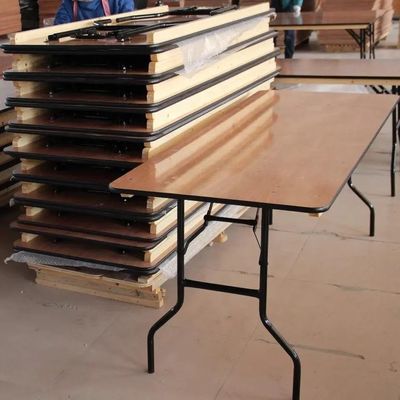 Tavolo da pranzo specifico Finitura Nitrolacquer stile industriale Legno di ferro Tavoli da pranzo da ristorante Legno massello Pieghevole