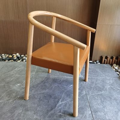 Nord Europa Legno massello PU cuscinetti in cuoio Sedile da pranzo per ristorante Disegno personalizzato e servizio OEM accettato