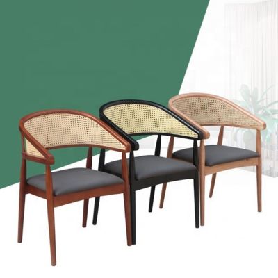 Moderna sedia in legno di rattan per il soggiorno e conveniente in stile di design