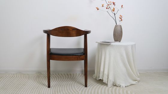 Nitrolacquer Finish Nordic Solid Wood Armrest Cushion Chair for Dining Hotel Home Chair Presidential Chair Ristorante Cafè Store
