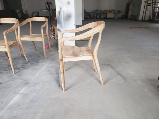 Sedile da pranzo con braccioli in legno massello in stile banchetto classico per matrimonio in albergo