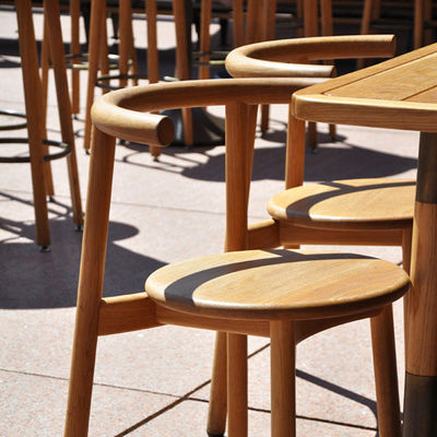 Home Arredamento Salotto nordico Sedile da pranzo in legno massello con schienale e finitura in nitrolacque