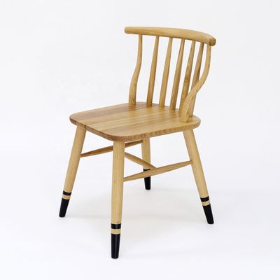 Moderno design stile nordico Raffinata lavorazione Windsor Sedile da pranzo in legno massello per mobili da ristorante