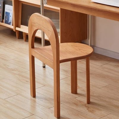 Sedile da pranzo a gambe di legno nero massello con schienale a forma di U in stile classico e sedile elevatore in stile