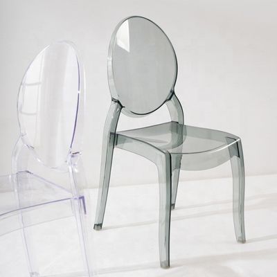 Moderna sedia da pranzo impilabile realizzata in materiale PC trasparente per impilabile in salotto al hotel