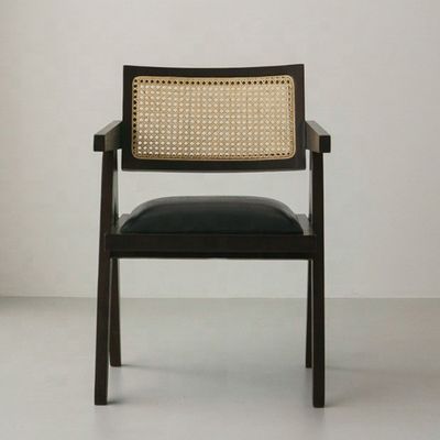 Specifico design della sedia da pranzo Arredamento per la casa Sedia di rotino con imballaggio per la posta e legno massello imbottito