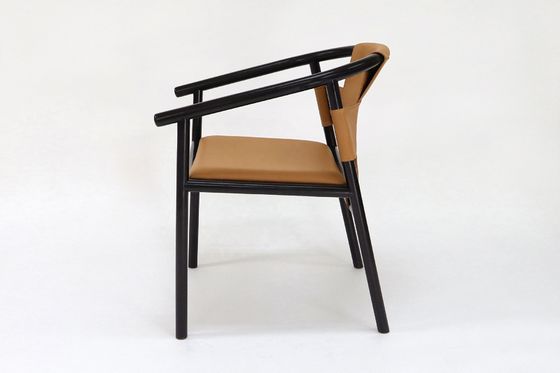 Stile di design moderno Cornice di legno sella marrone pelle mobili da pranzo salone di svago Accento poltrone