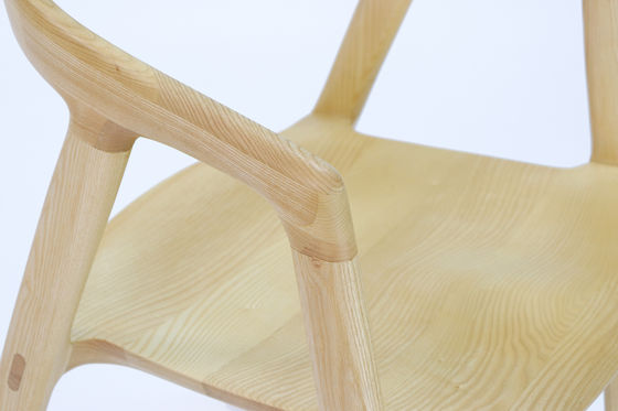 Restaurante Sedile da pranzo in legno massello con finitura nitrolacchia in noce/naturale/nero