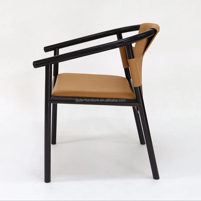 Sedie da pranzo specifiche In legno massello salotto per il tempo libero Accento sedie da braccio con pelle da sella marrone