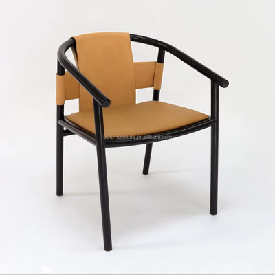 Sedie da pranzo specifiche In legno massello salotto per il tempo libero Accento sedie da braccio con pelle da sella marrone