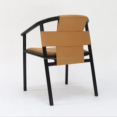 Sedie da pranzo specifiche In legno massello salotto per il tempo libero Accento sedie da braccio con pelle da sella marrone