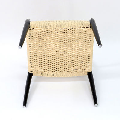 Sedile da pranzo moderno Nitrolacquer a corda tessuta a mano Finitura in legno massello con braccio moderno