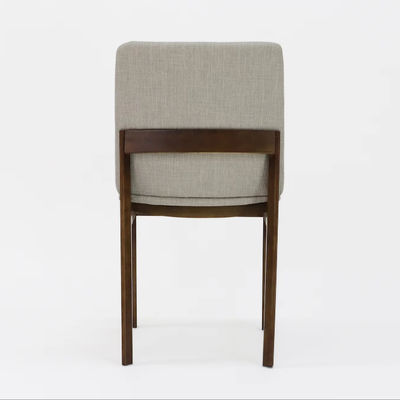 Sedia da pranzo in legno massello con rivestimento e braccio con accento