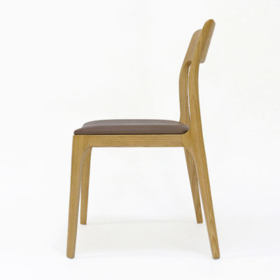 Servizi di svago Sedile da pranzo in legno vintage con rivestimento in tessuto personalizzato e finitura in nitrolacchia