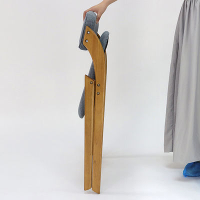 Sedia da pranzo in legno in stile vintage con design pieghevole e copertura in tessuto