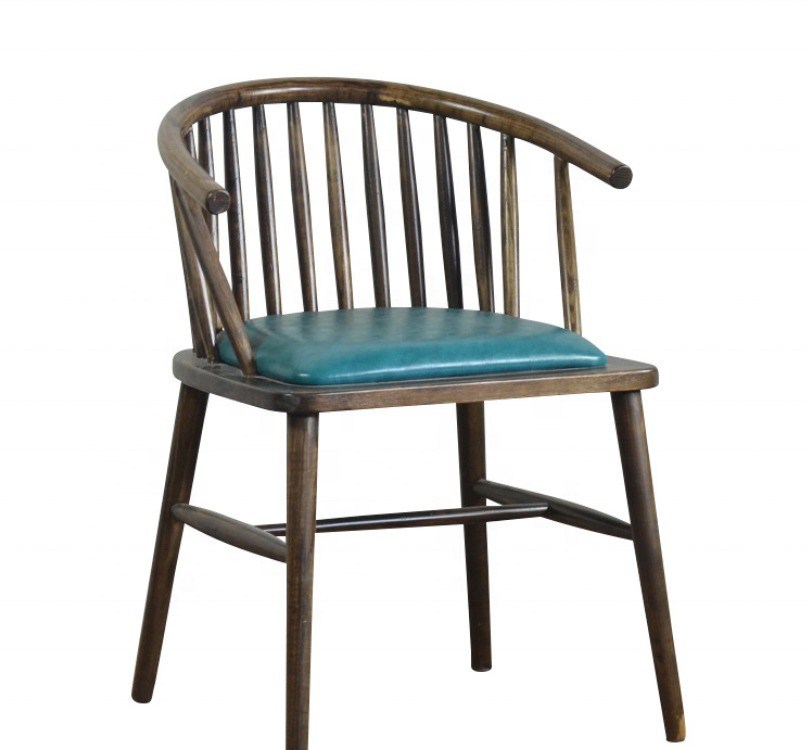 Moderna sedia da pranzo in legno imbottita La combinazione perfetta di stile e comfort