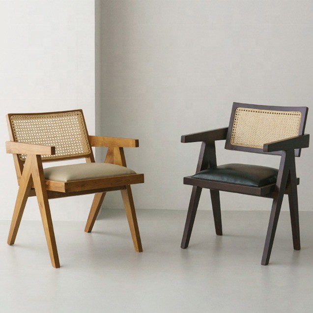 Specifico design della sedia da pranzo Arredamento per la casa Sedia di rotino con imballaggio per la posta e legno massello imbottito